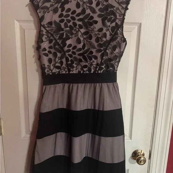 Carla Conti party dress size med pale pink 3D black flowers elastic waist - Picture 3 of 5